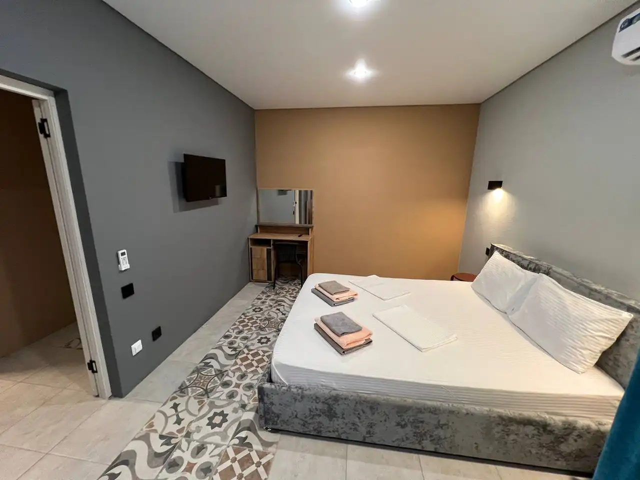 Трехкомнатный Apartment с кухней с 4 балконами