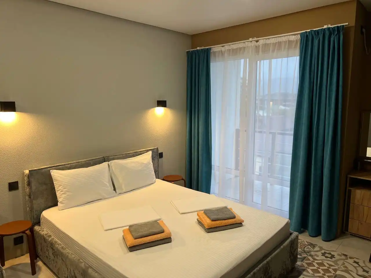Трехкомнатный Apartment с кухней с 4 балконами