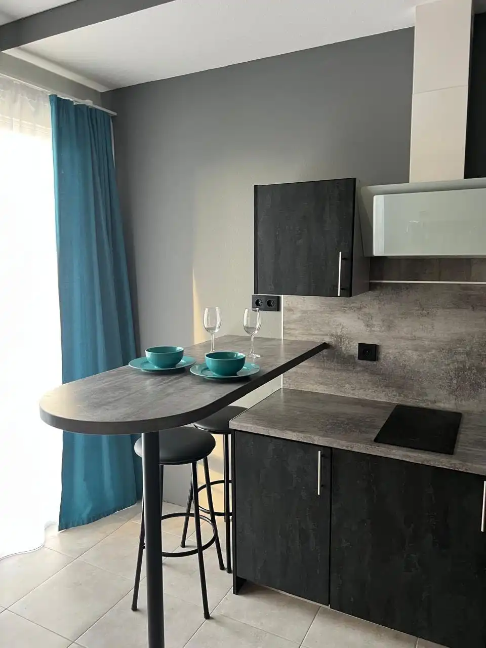  Трехкомнатный Apartment с кухней  с 4 балконами