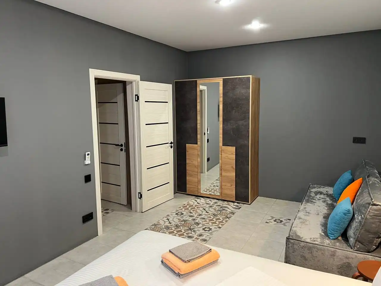 Трехкомнатный Apartment с кухней с 4 балконами
