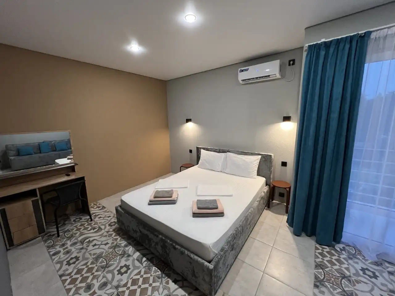 Трехкомнатный Apartment с кухней с 4 балконами