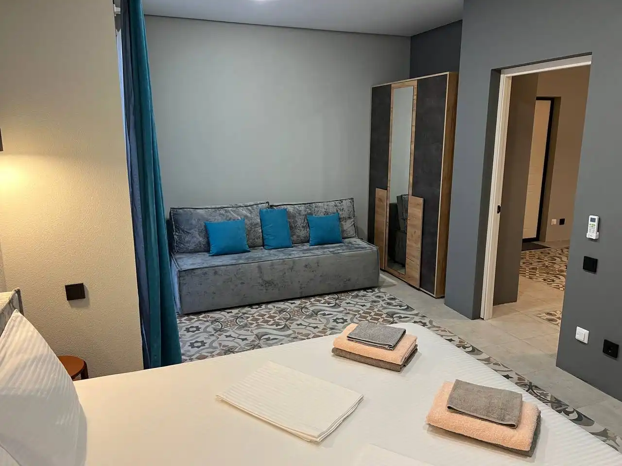 Трехкомнатный Apartment с кухней с 4 балконами