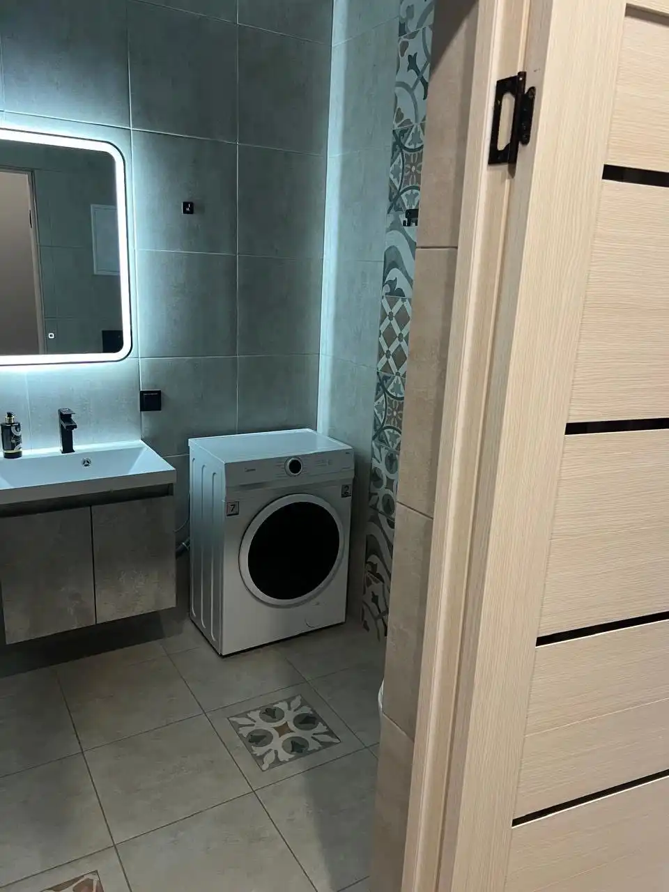  Трехкомнатный Apartment с кухней  с 4 балконами