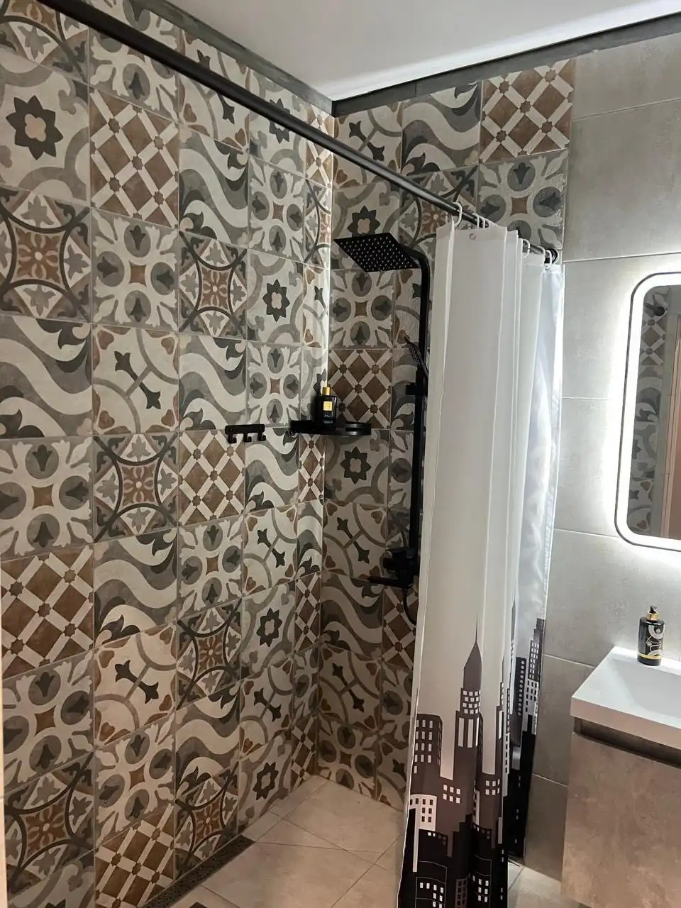  Трехкомнатный Apartment с кухней  с 4 балконами